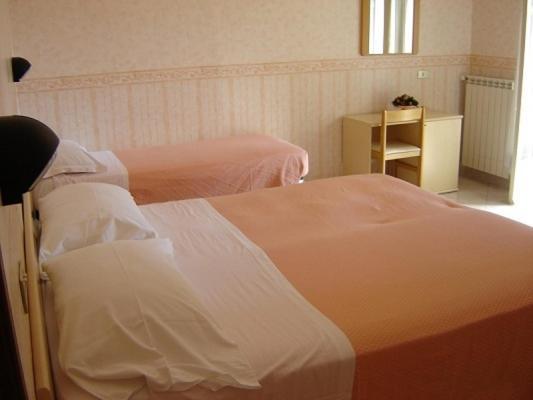 Hotel Sud America Fiuggi Szoba fotó